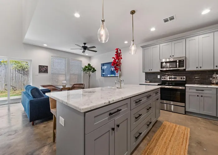 Basin House 2 King Beds 70in Tv Fast Wifi * Lafayette